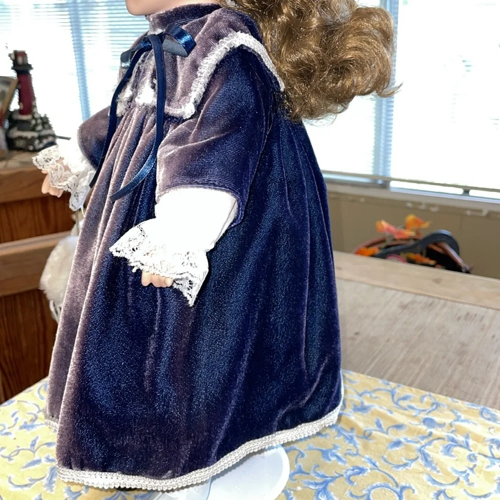 Avon Special Memories Skater with Ice Skates Doll Preloved